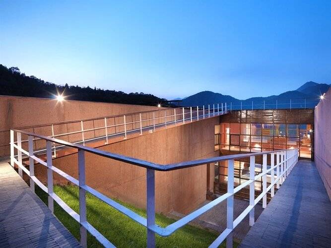 Commune By The Great Wall