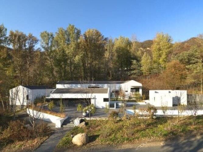 Commune By The Great Wall