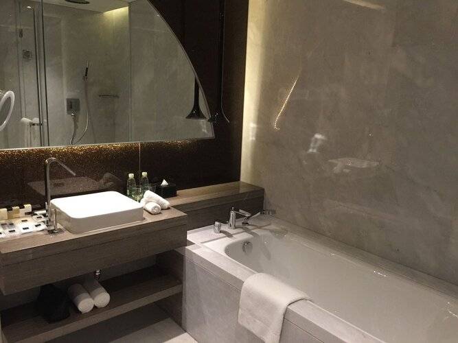 Cbd Qianyuan International Business Hotel