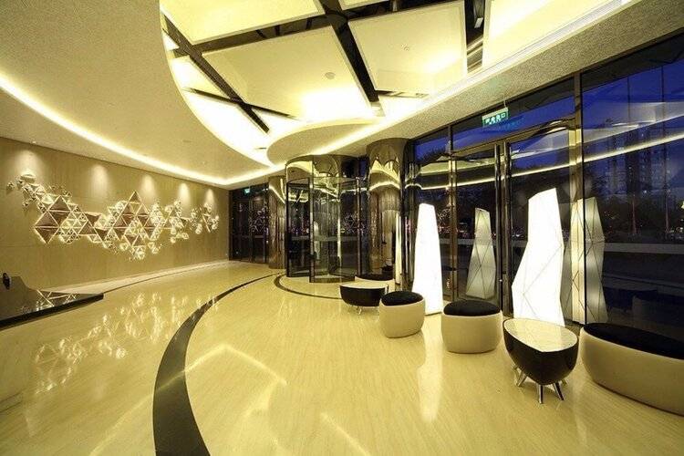 Cbd Qianyuan International Business Hotel