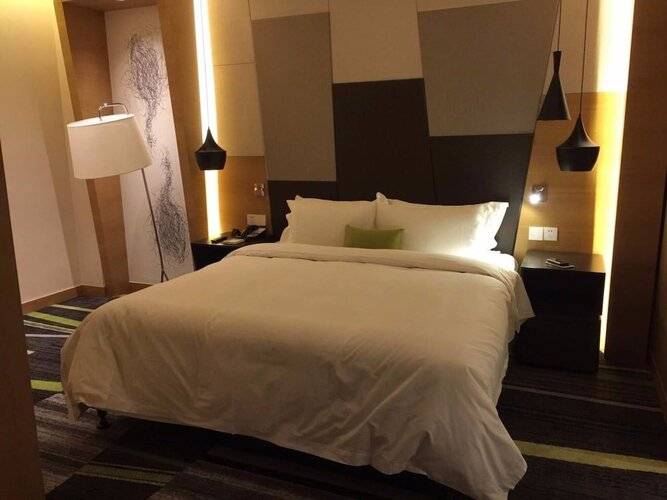 Cbd Qianyuan International Business Hotel