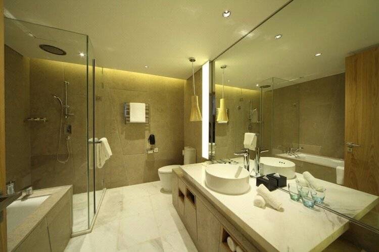 Cbd Qianyuan International Business Hotel