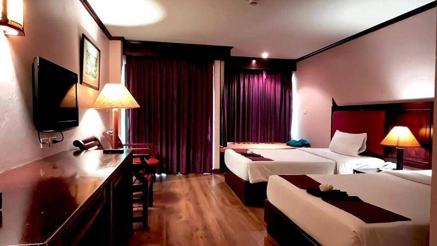 B Buri Hotel