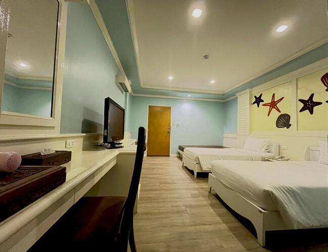B Buri Hotel