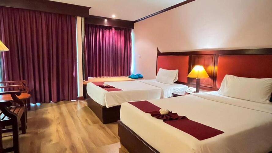 B Buri Hotel