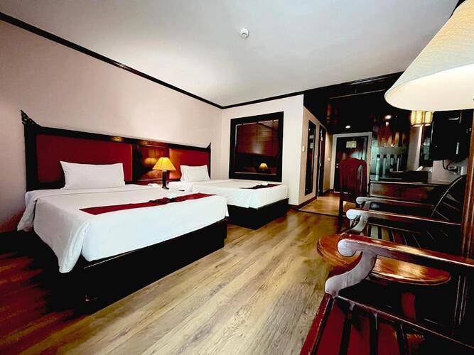 B Buri Hotel