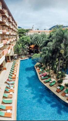 B Buri Hotel