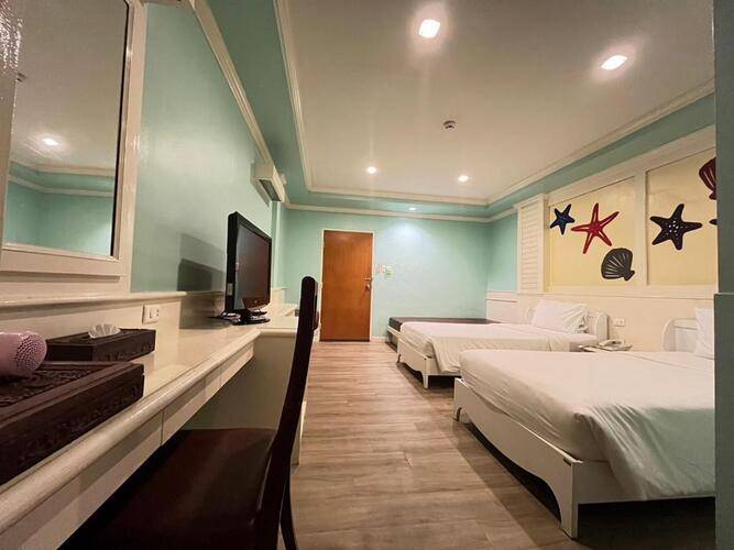 B Buri Hotel
