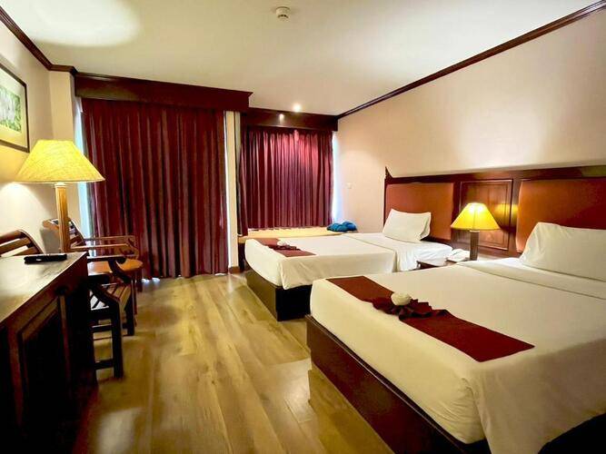 B Buri Hotel