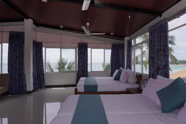 Surf Una Beach Hotel