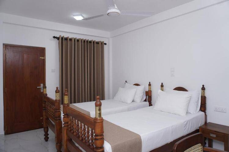 Surf Una Beach Hotel