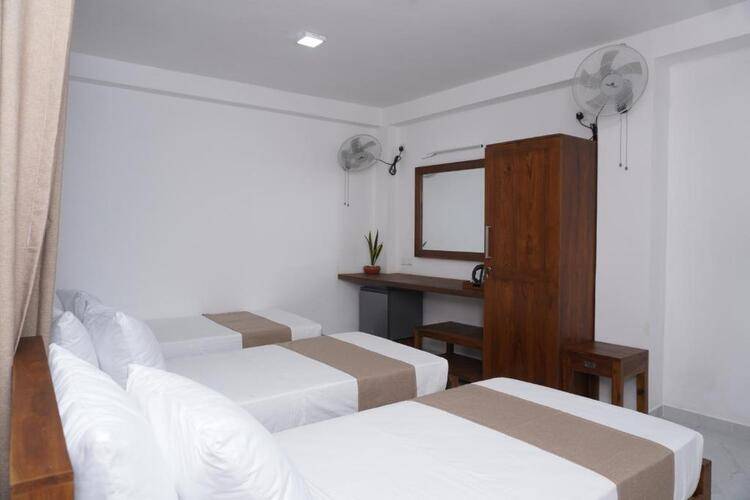 Surf Una Beach Hotel