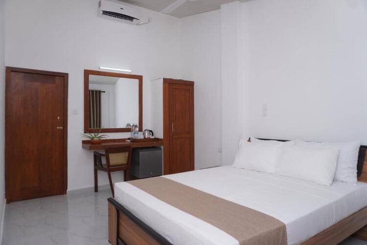 Surf Una Beach Hotel