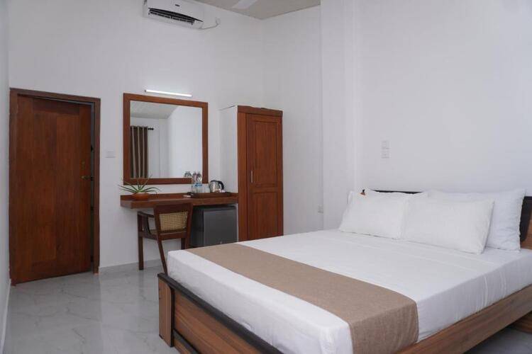 Surf Una Beach Hotel