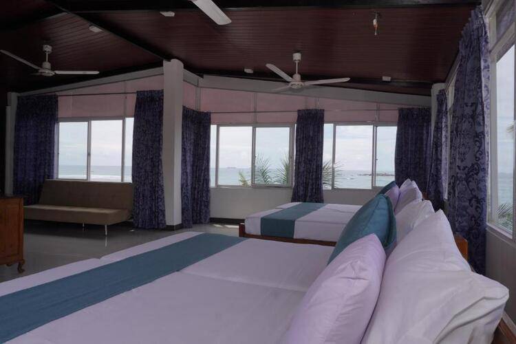 Surf Una Beach Hotel