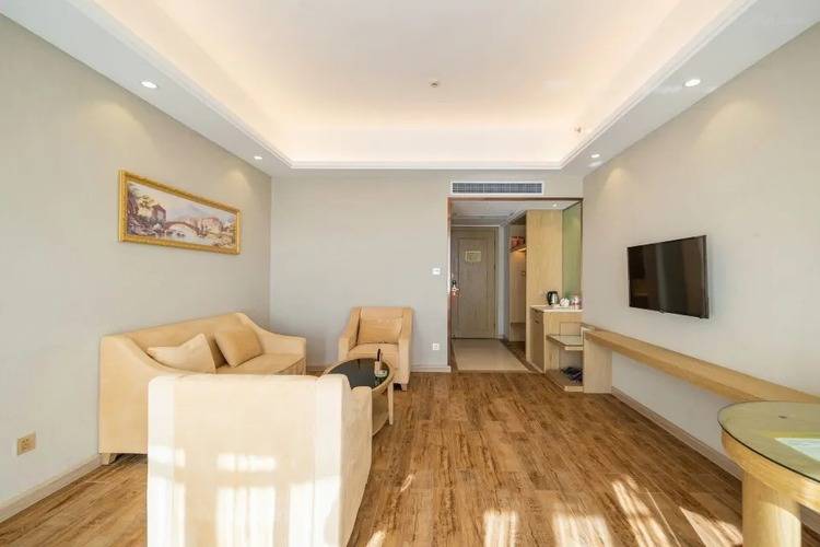 Vienna International Hotel (Sanya High-Speed Railway Station)