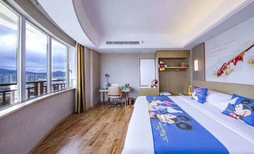 Vienna International Hotel (Sanya High-Speed Railway Station)