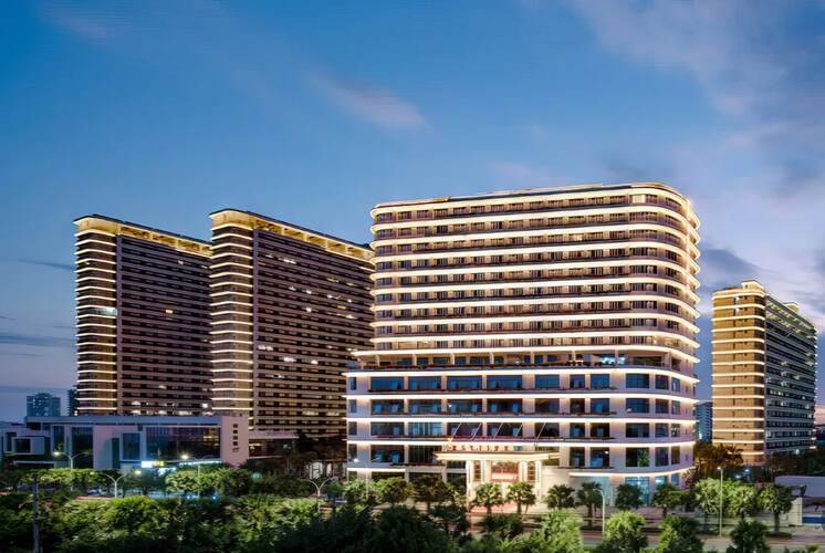 Vienna International Hotel (Sanya High-Speed Railway Station)