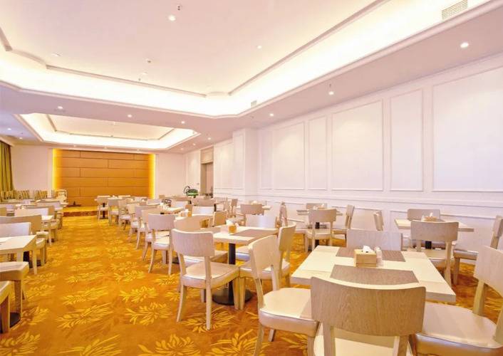Vienna International Hotel (Sanya High-Speed Railway Station)
