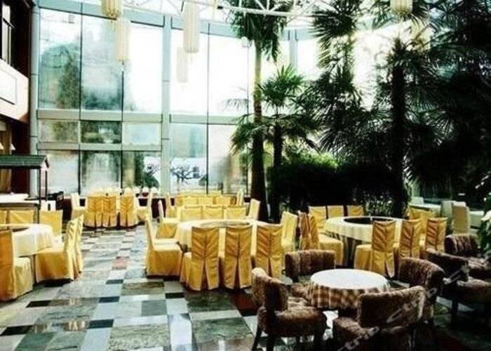 Shuangyang Hotel
