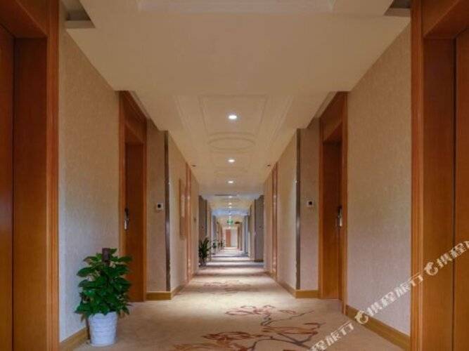 Vienna International Hotel (Beijing Hot Spring Leisure City)