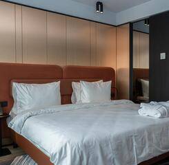 $item['hotel']['name']