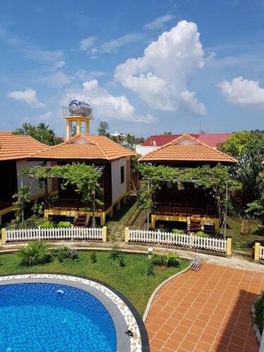 Hung Vuong Resort