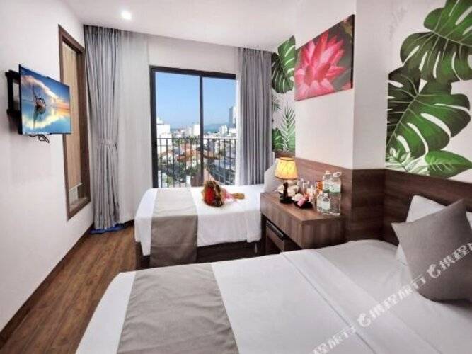 Mega Light Hotel
