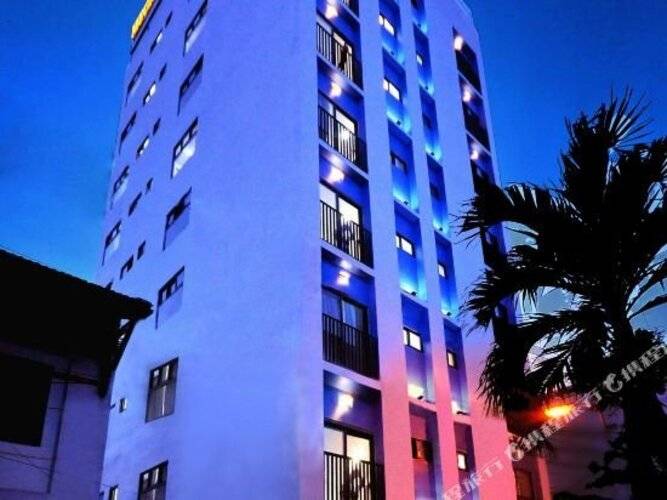 Mega Light Hotel