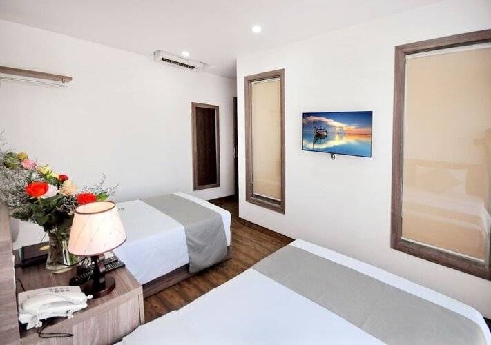 Mega Light Hotel