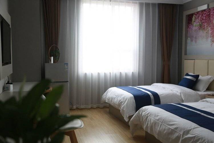 Golden Phoenix Hotel