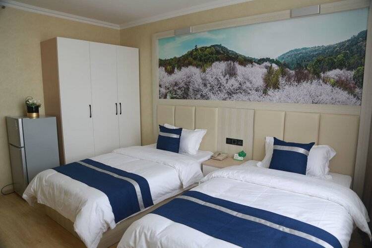 Golden Phoenix Hotel