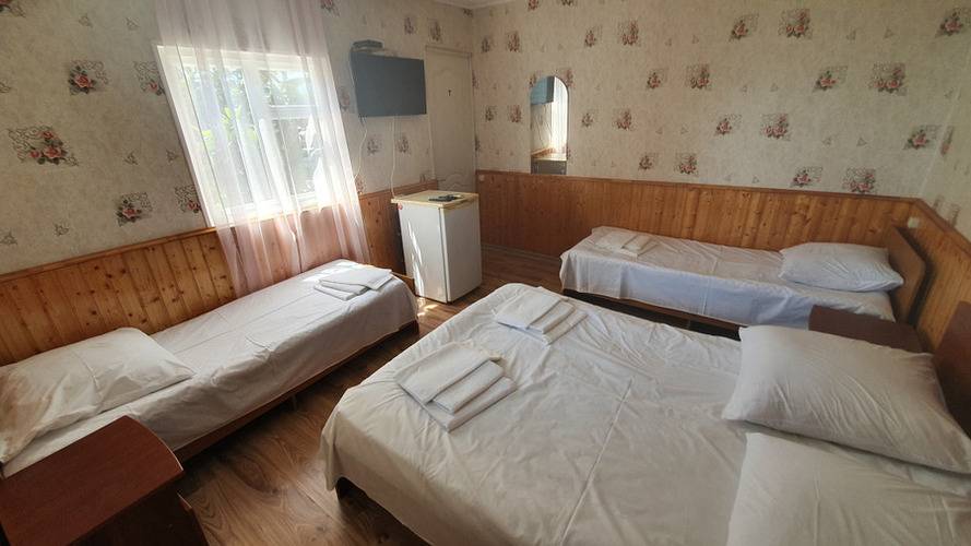 River Hotel