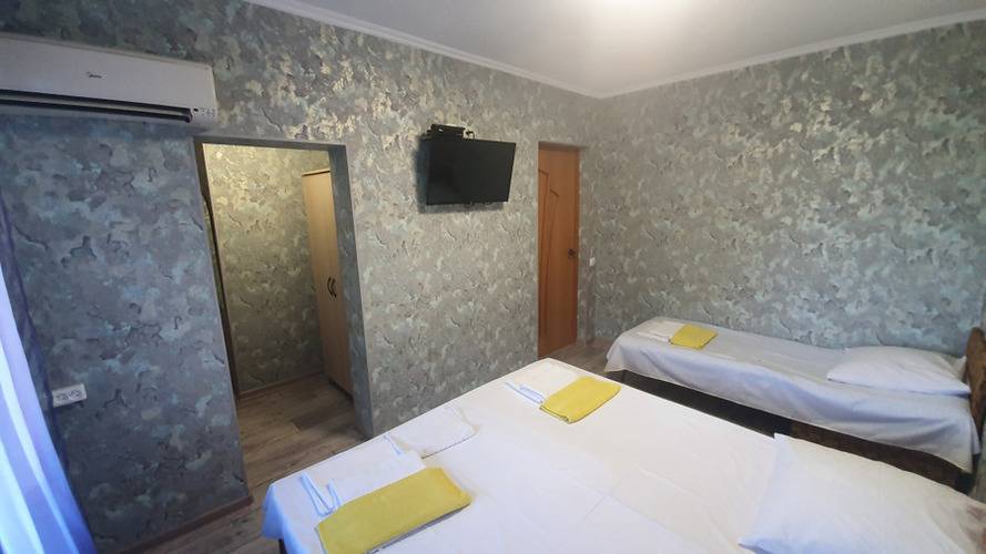 River Hotel