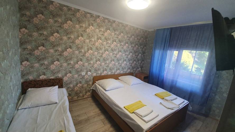 River Hotel