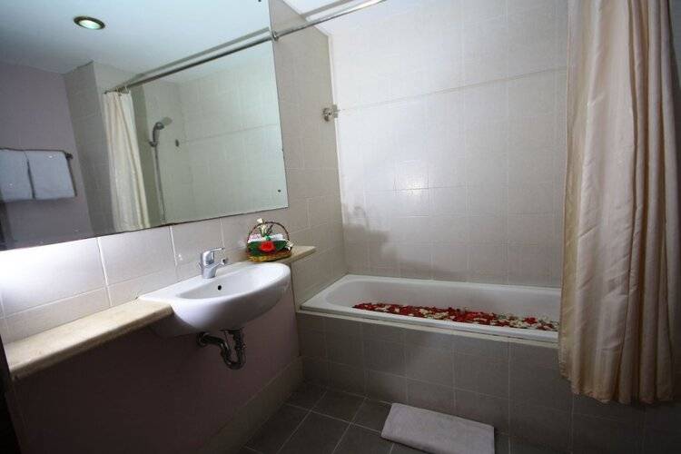 Grand Santhi Hotel - Chse Certified