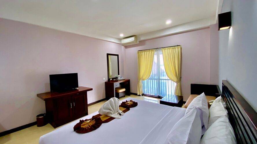 Grand Santhi Hotel - Chse Certified
