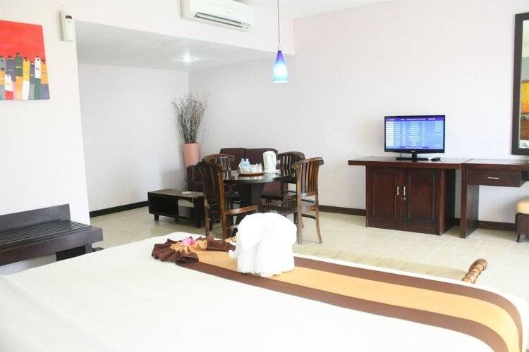 Grand Santhi Hotel - Chse Certified