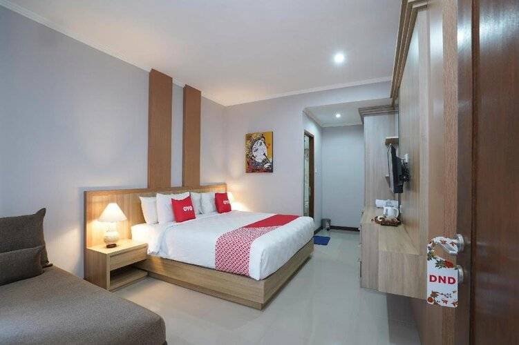 Super Oyo 2166 Elitya Stay