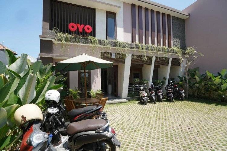 Super Oyo 2166 Elitya Stay