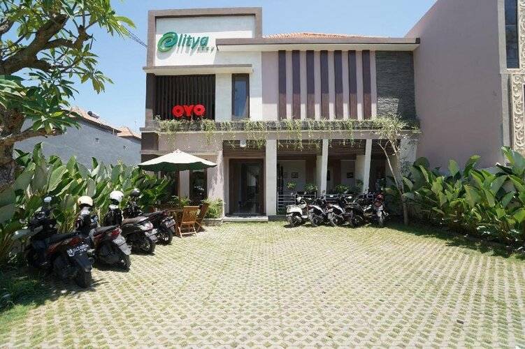 Super Oyo 2166 Elitya Stay