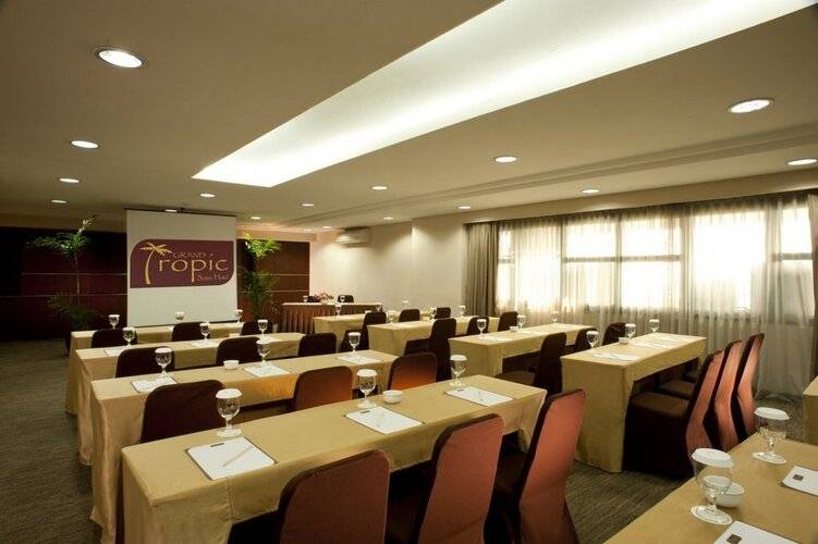 Grand Tropic Suites Hotel