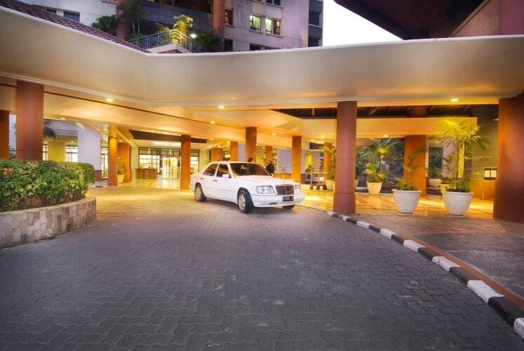 Grand Tropic Suites Hotel