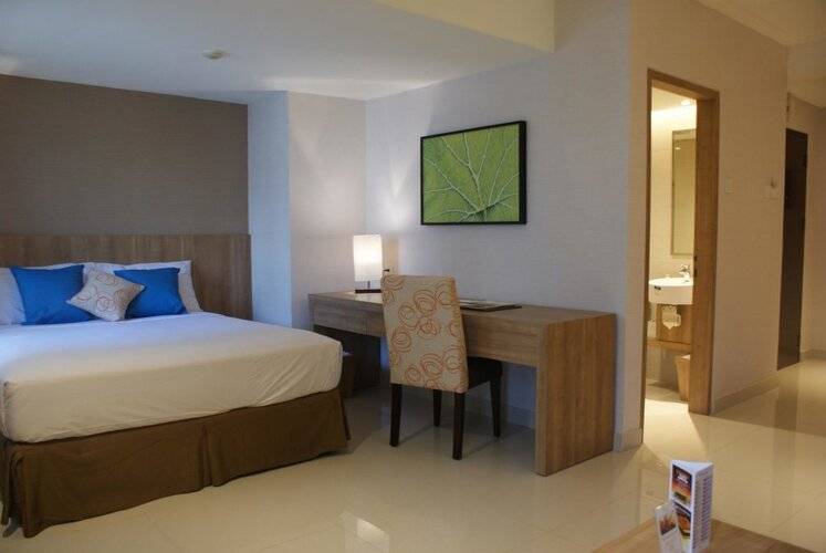 Grand Tropic Suites Hotel