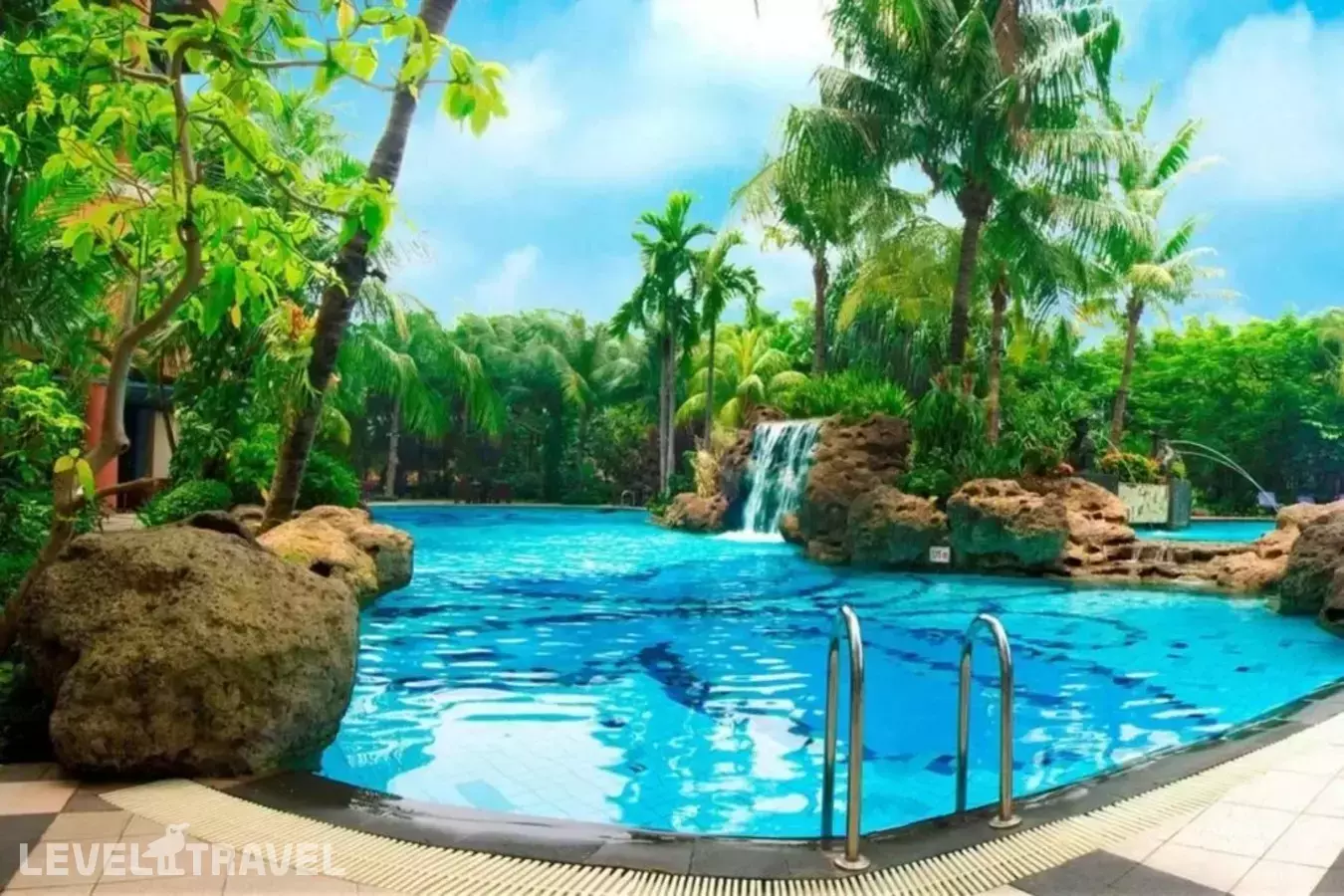 Grand Tropic Suites Hotel