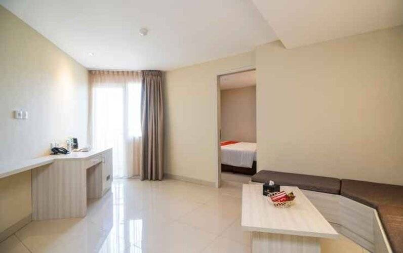 The Gloria Suites