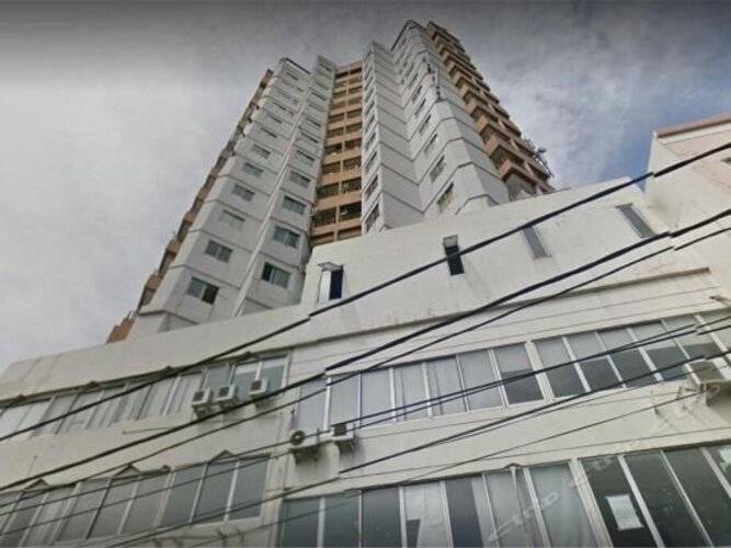 The Gloria Suites
