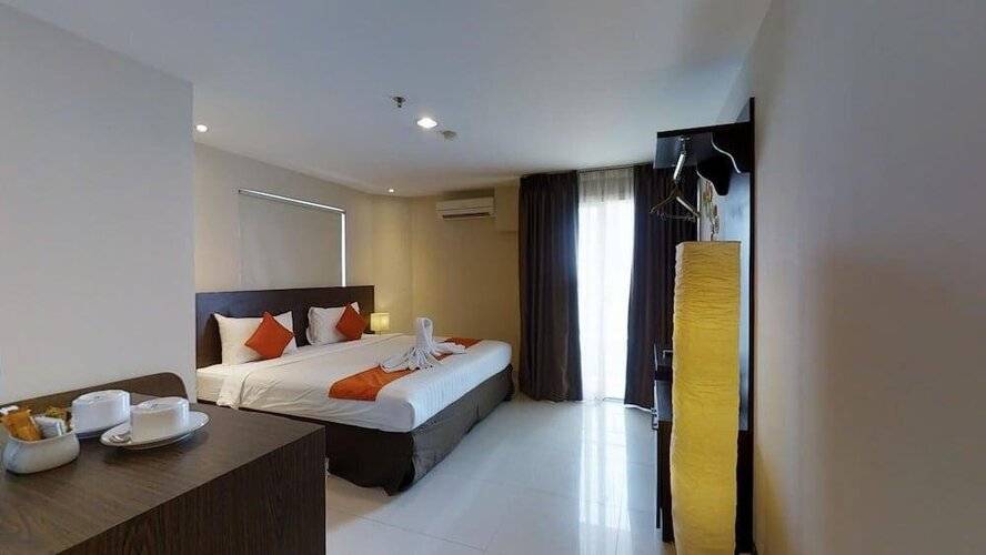 The Gloria Suites
