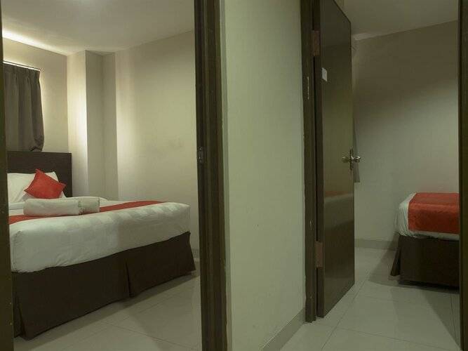 The Gloria Suites