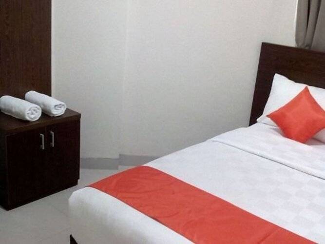The Gloria Suites